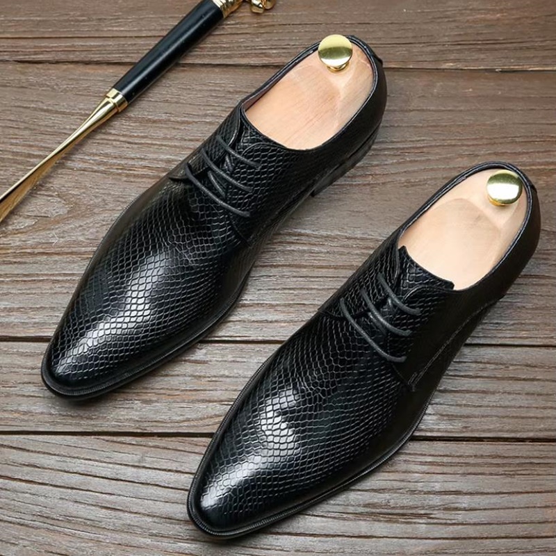 Zapatos formales de cuero negr - Scale - Men Formals & Ethnic Wear reseña y precio