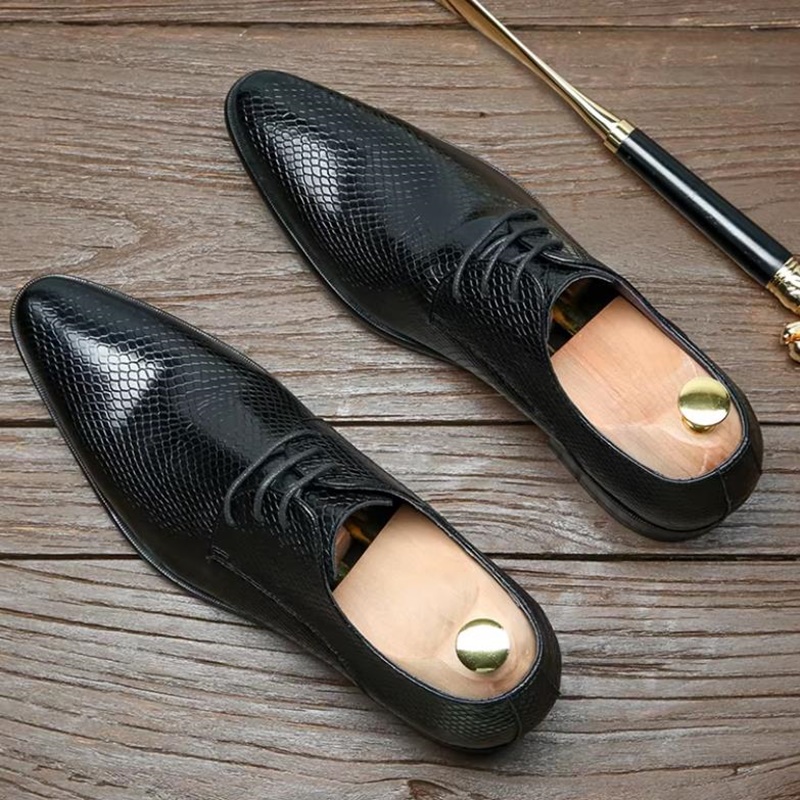 Zapatos formales de cuero negr - Scale - Men Formals & Ethnic Wear reseña y precio